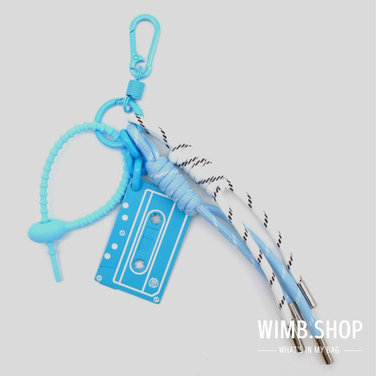 Bag Charm „KASSETTE“ – Grafischer Taschenanhänger mit Retro-Charme