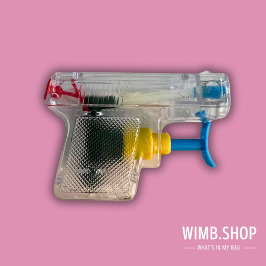 🔫💦 Kleines Kaliber, große Wirkung – Die Wasserpistole für die Handtasche! 👜☀️